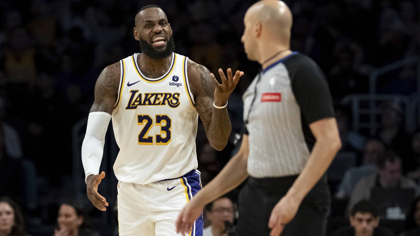 Lakers’ LeBron James sits out with flu, Anthony Davis hurts eye in 1st quarter vs Minnesota  WSB-TV Channel 2 [Video]