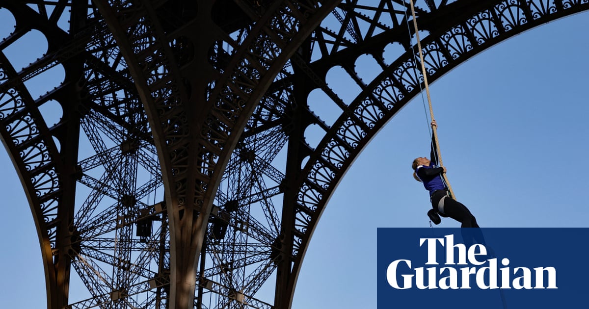 French athlete sets world record for rope climbing at Eiffel Tower  video | World news