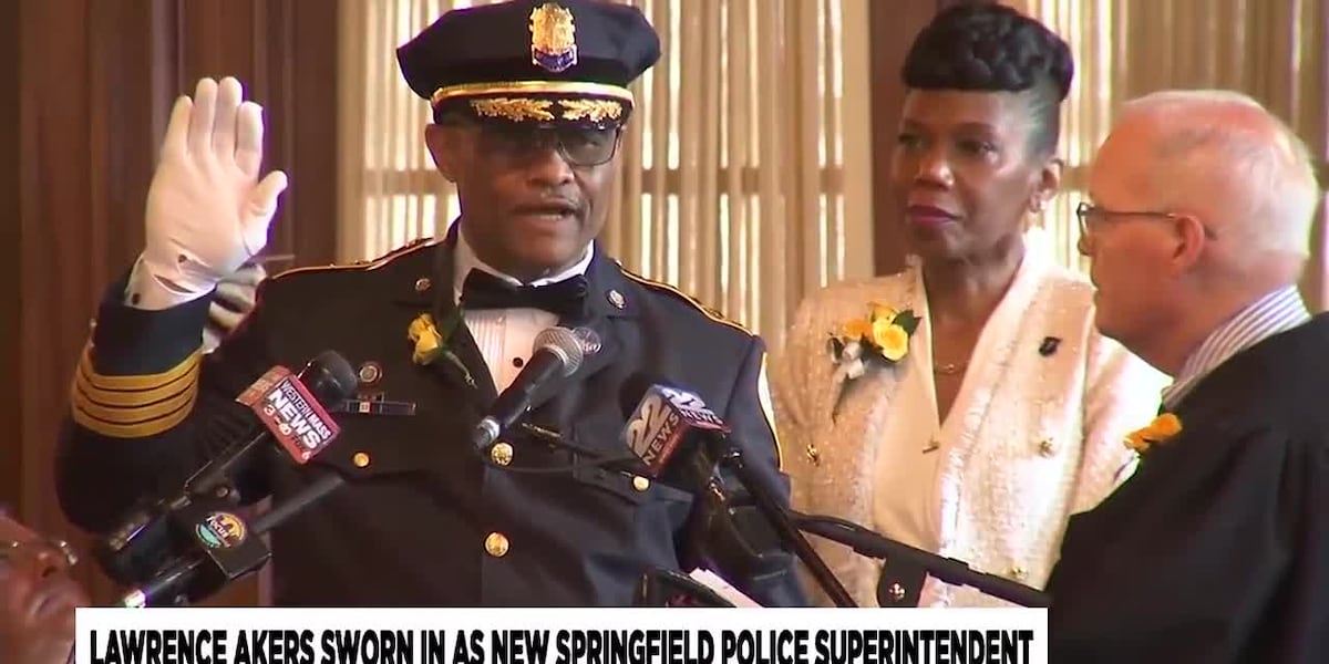 Lawrence Akers sworn-in as Springfields next police superintendent [Video]