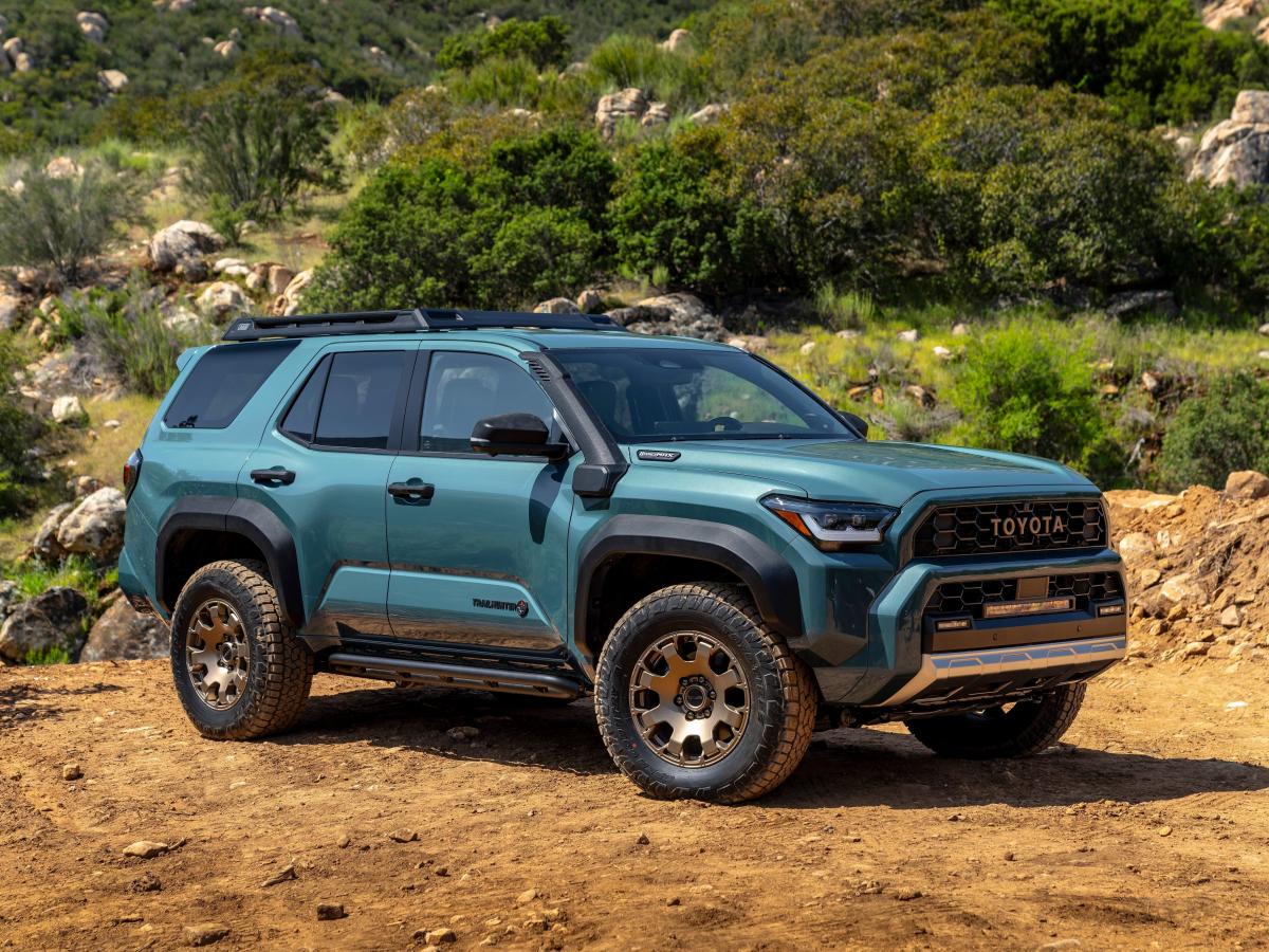 The famous Toyota 4Runner got a facelift for the first time in over a decade  see the new beefed-up version with a hybrid option [Video]