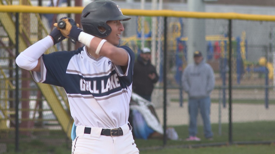 Gull Lake senior returns to baseball field after cancer diagnosis [Video]