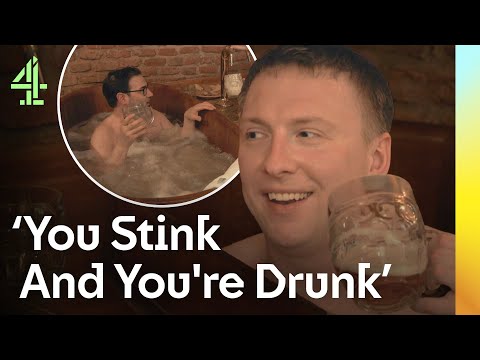 NEW: Joe Lycett And Adam Buxton’s HILARIOUS Naked Beer Bath In Prague | Travel Man | Channel 4 [Video]