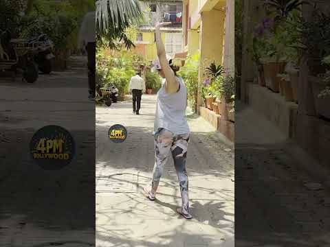 Malaika Arora snapped at Yoga center in Bandra [Video]