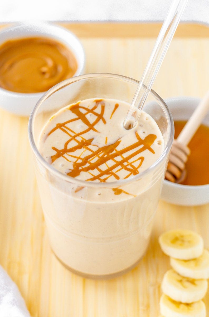 Best Peanut Butter Banana Smoothie Recipe [Video]
