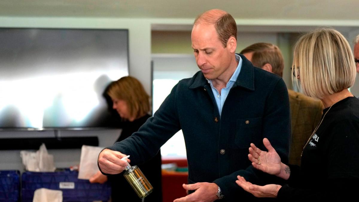 Prince William attends 1st royal engagement after Kate Middleton cancer announcement [Video]