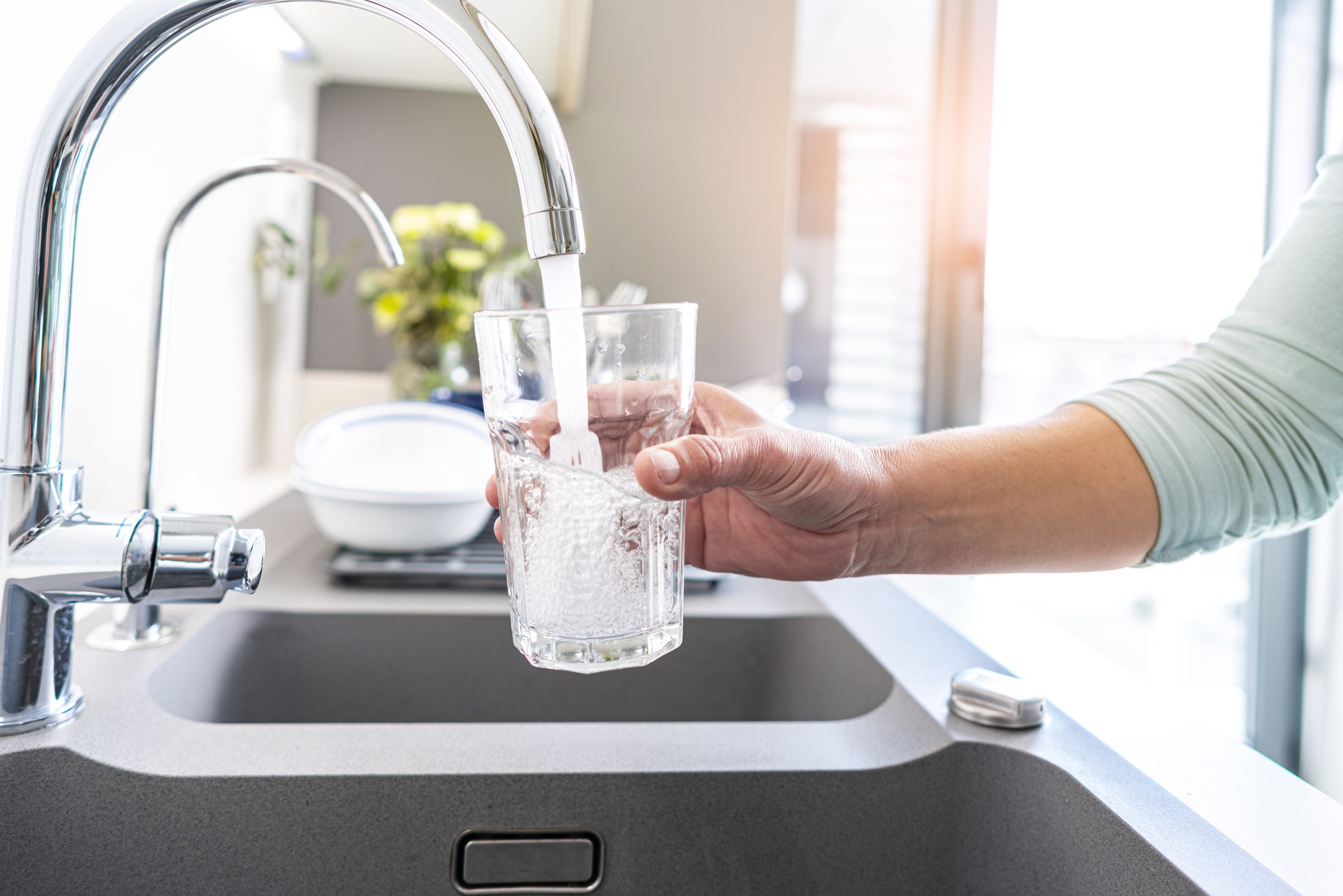 Harmful chemicals found in nearly half of US tap water: Study [Video]