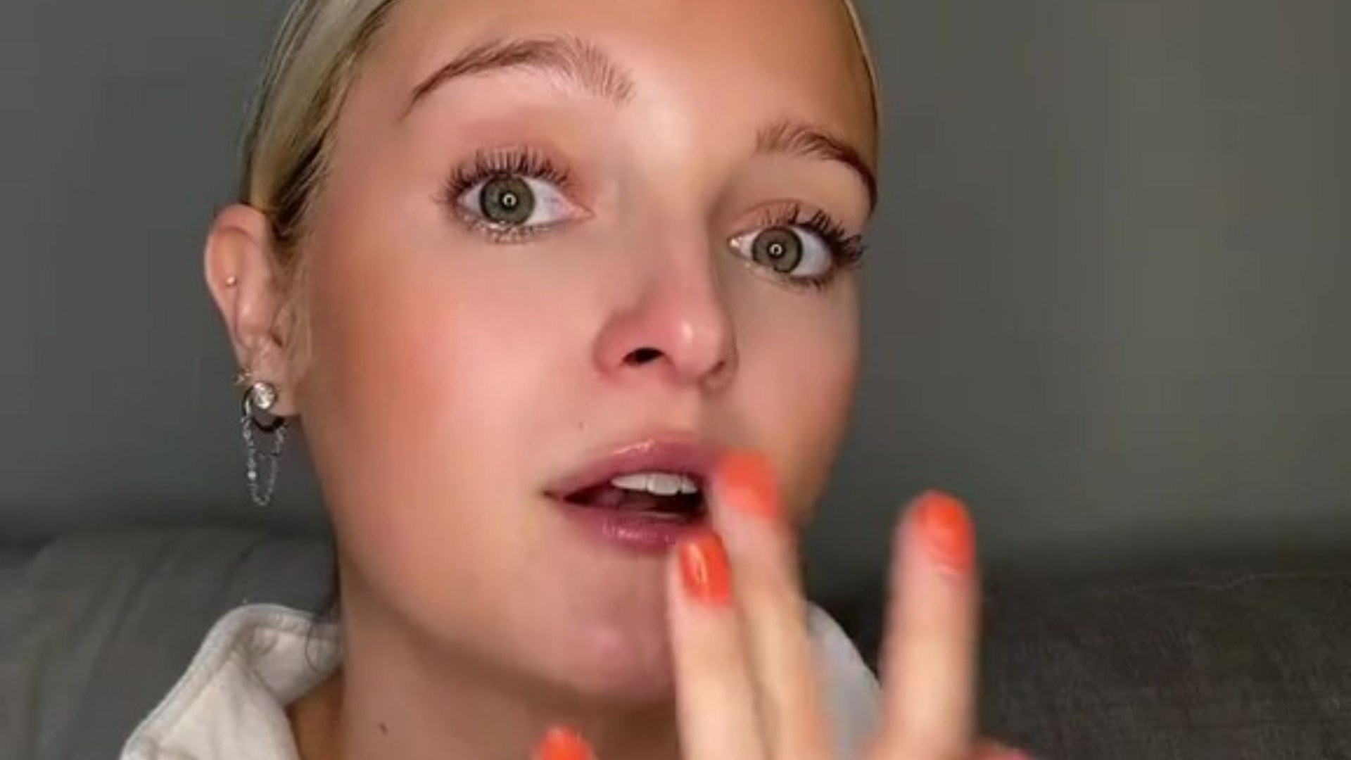 I’m obsessed with lip filler but could only afford to have it once – my 2p hack is proven to plump with no needles [Video]