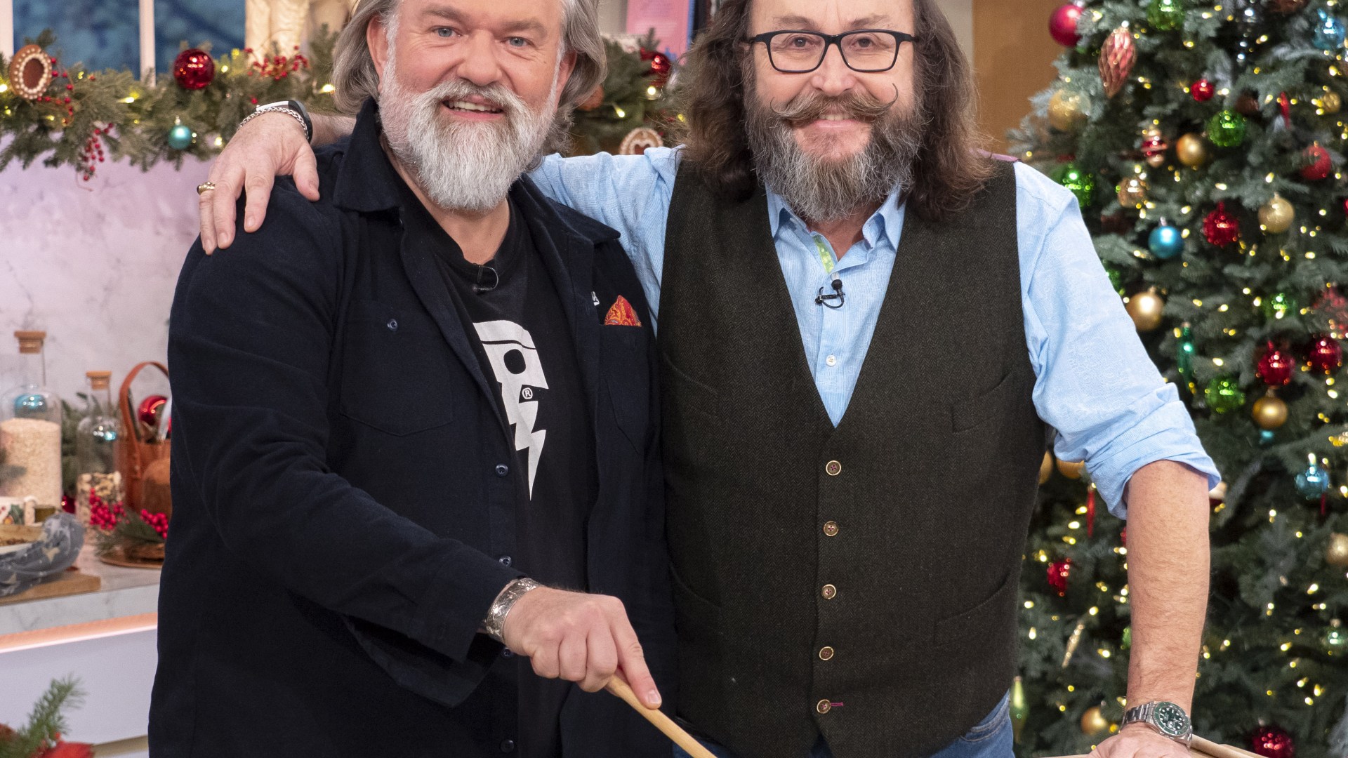 Hairy Bikers’ Si King thanks fans for support as he celebrates bittersweet milestone without late Dave Myers [Video]