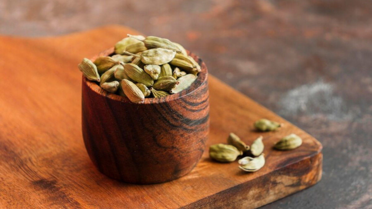 5 Incredible Benefits Of Cardamom For Skin, Hair And Health [Video]