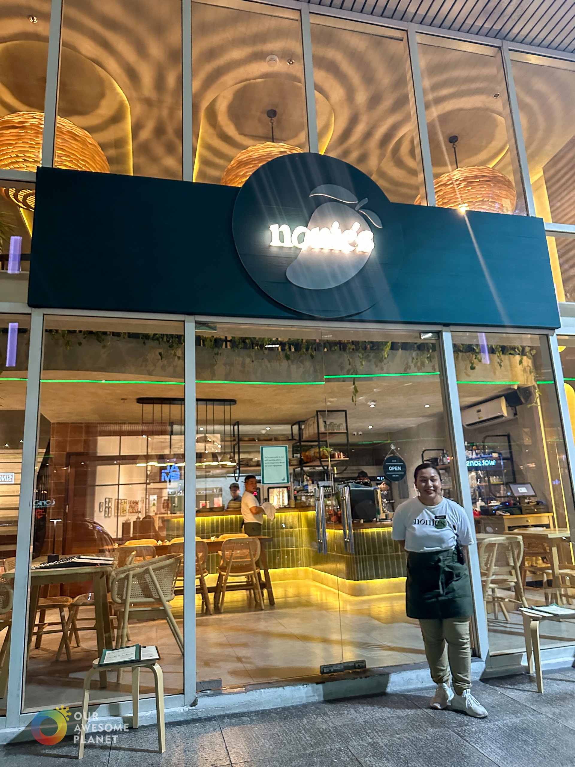 Best of NONIE’s Molito! (Now Open in Alabang) – Awesome! [Video]