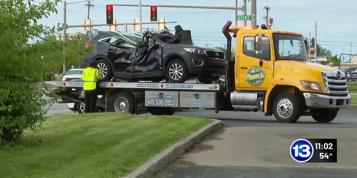 1 seriously injured, 3 teens unharmed in Toledo crash Saturday, police say [Video]