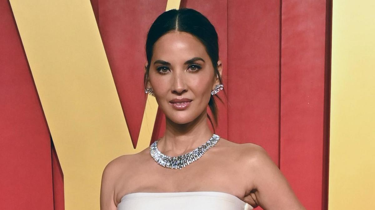 Olivia Munn reveals she had a hysterectomy after breast cancer diagnosis [Video]