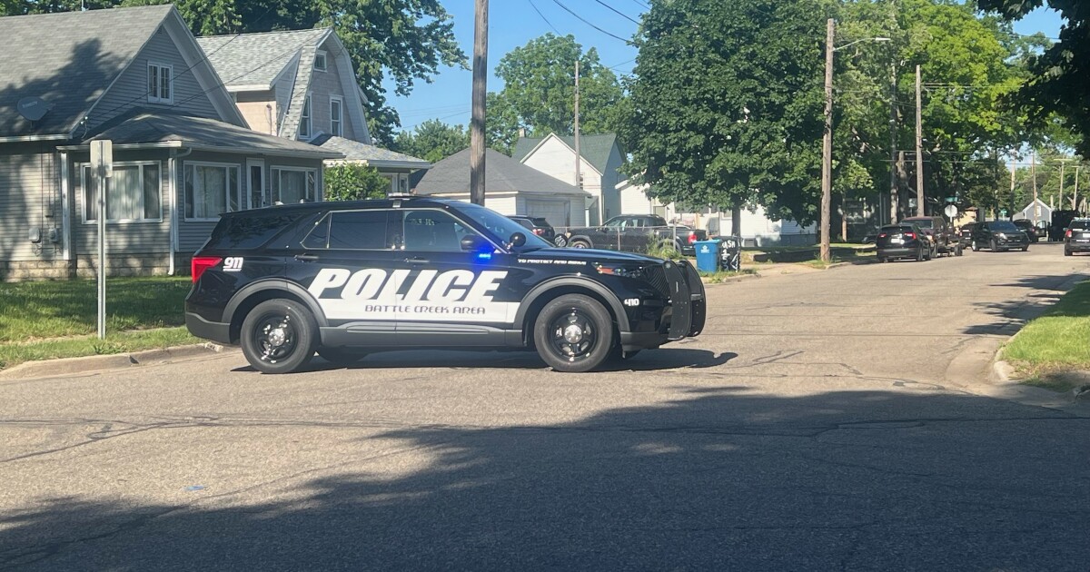 Man arrested after standoff in Battle Creek to undergo mental health treatment [Video]