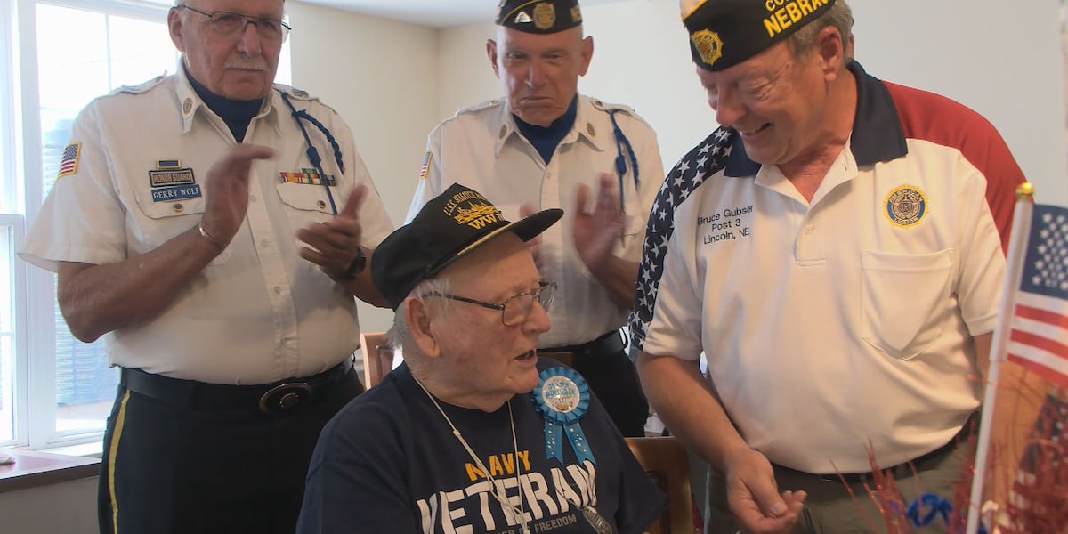 101-Year-Old WWII Veteran celebrates birthday [Video]