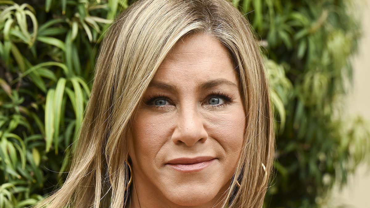 Experts weigh in on how Jennifer Aniston, 55, has maintained her youthful good looks without going under the knife using Hollywood’s favourite non-surgical ‘tweakments’ [Video]