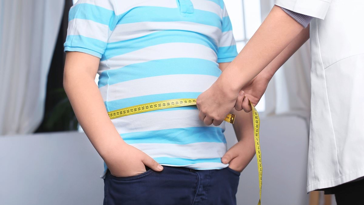 Overweight children have lower intelligence and are more likely to be depressed, controversial study finds [Video]