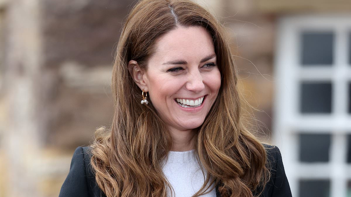 Prince William says Kate ‘would have loved’ to attend D-Day anniversary event as he gives update on wife’s health and speaks affectionately of her codebreaker grandmother [Video]