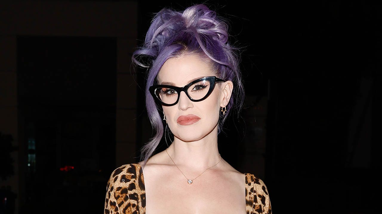 Kelly Osbourne hopes she’s ’embalmed’ her body with drug, alcohol use so she can’t get cancer [Video]