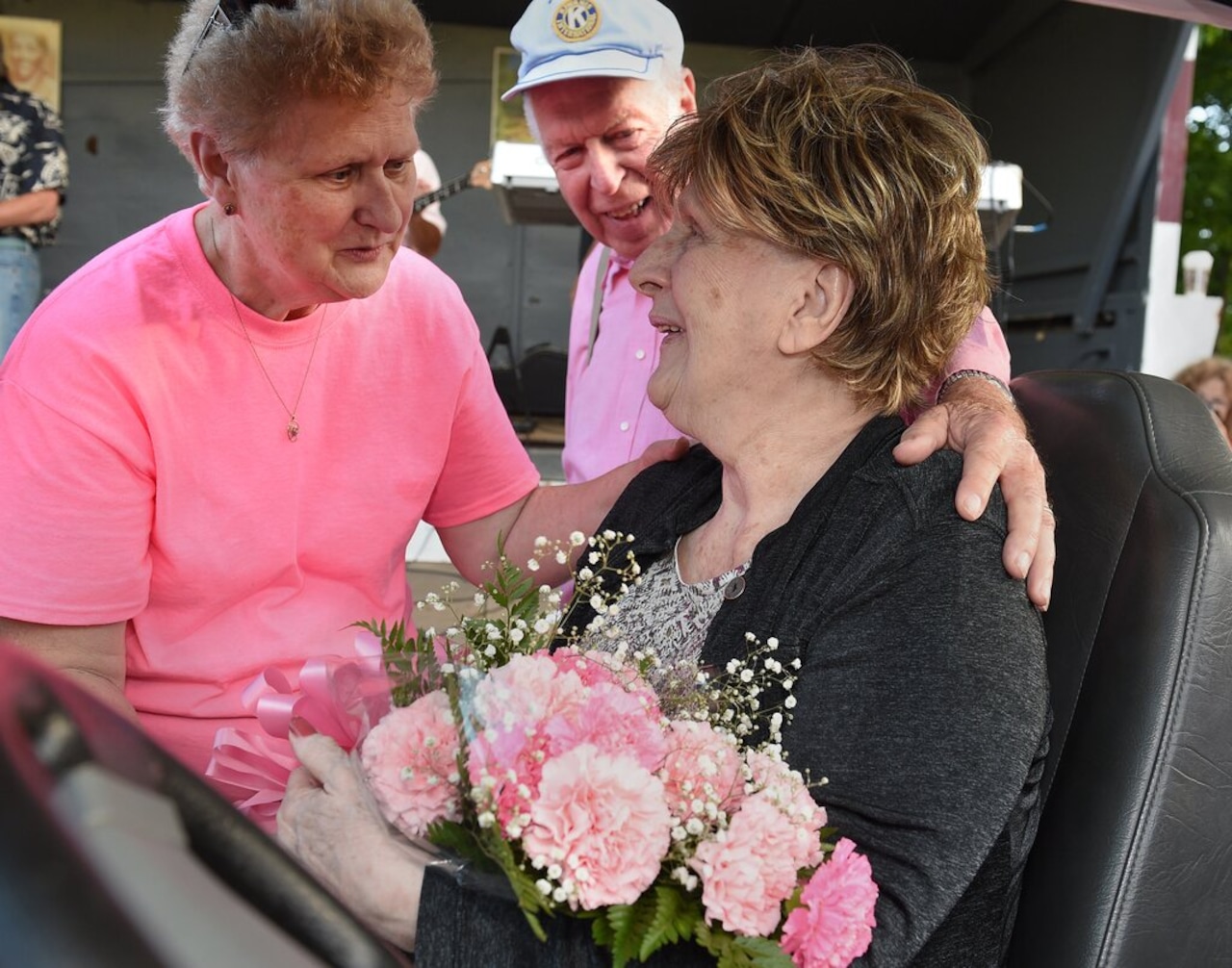 Thousands remember Carol Baldwins life and her crusade against breast cancer [Video]