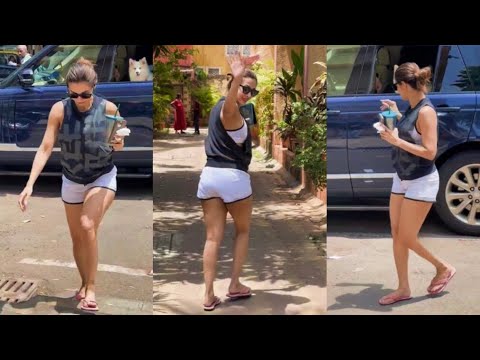 Fitness Actress Malaika Arora Spotted Outside Yoga Classes In Bandra [Video]