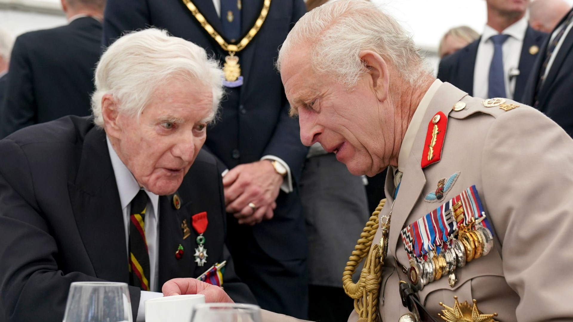 Brave Charles was having cancer treatment but still made it to two D-Day events – he was desperate to honour the fallen [Video]