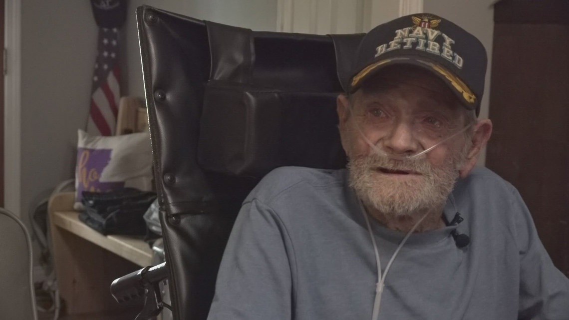 80-year-old Houma man saved from burning home by stranger [Video]