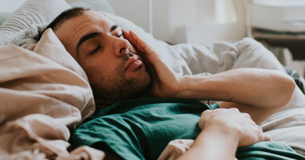 Sleep expert describes 10 red flag symptoms that hit as soon as you wake up [Video]