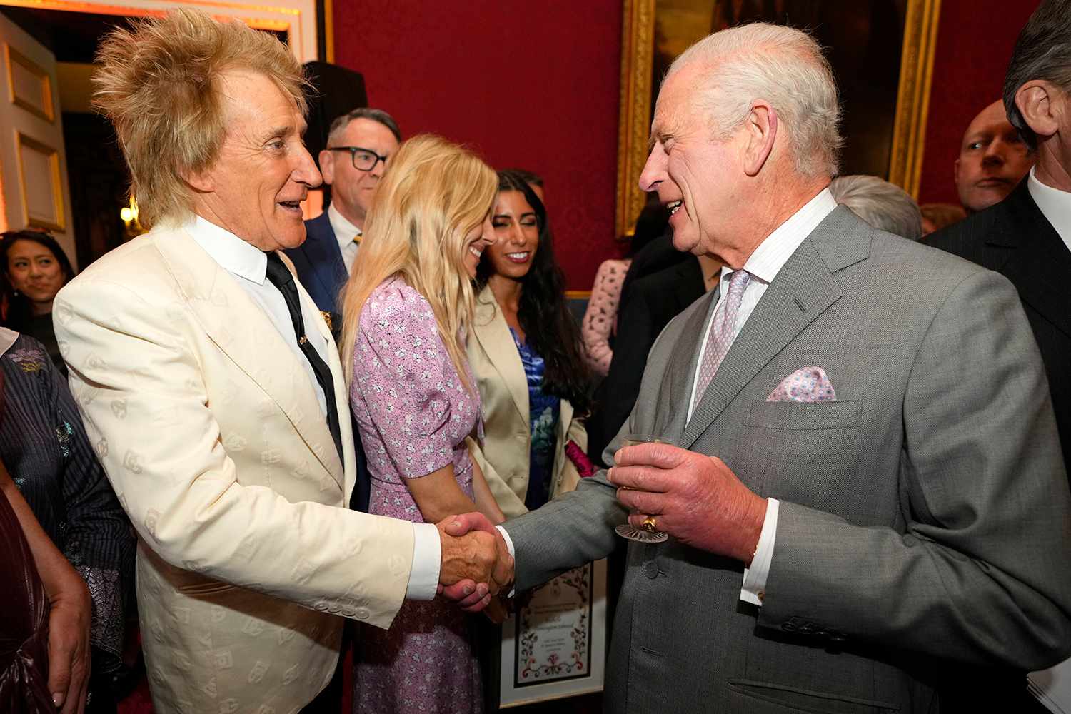 King Charles Mentioned His Cancer Treatment to Rod Stewart [Video]