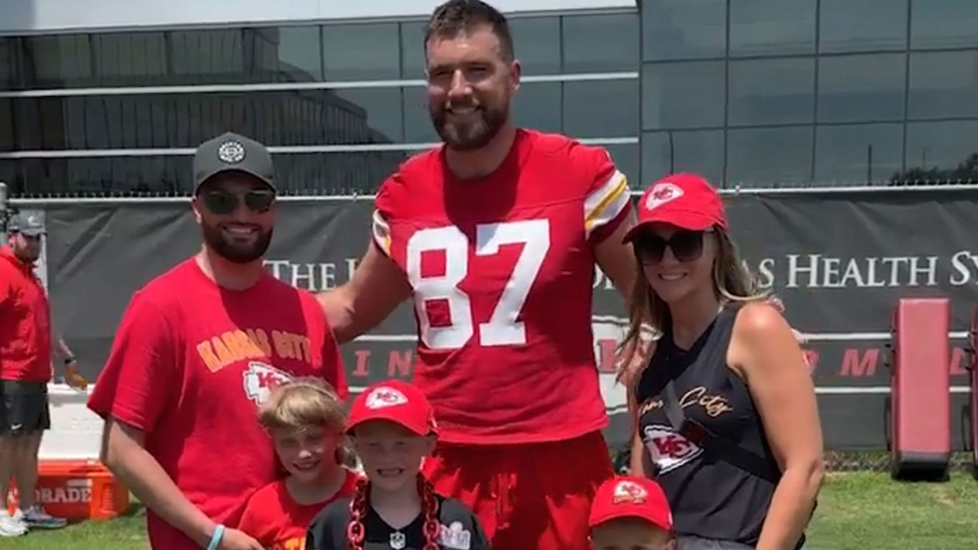 Travis Kelce and Patrick Mahomes show caring side by meeting young cancer survivor – and fans spot nod to Taylor Swift [Video]