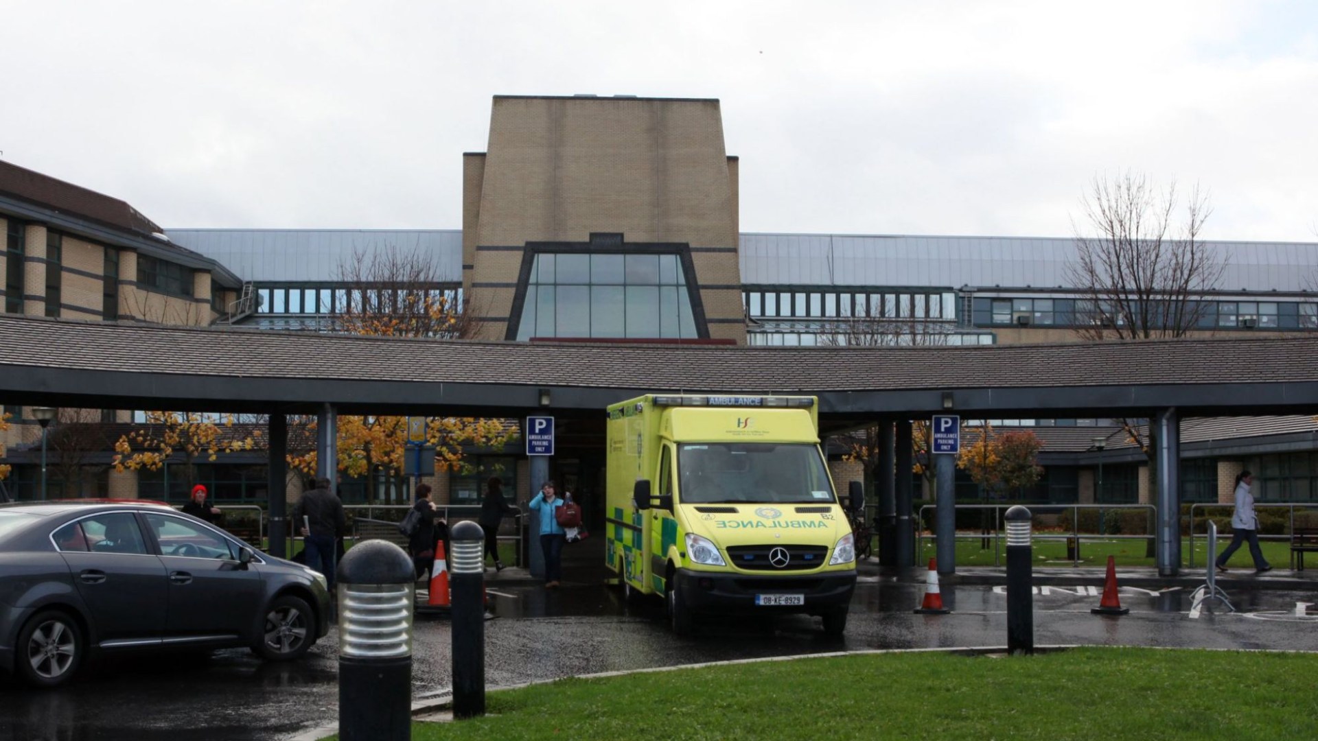 No visiting allowed at Irish hospital as ban issued over Covid and Norovirus outbreaks [Video]
