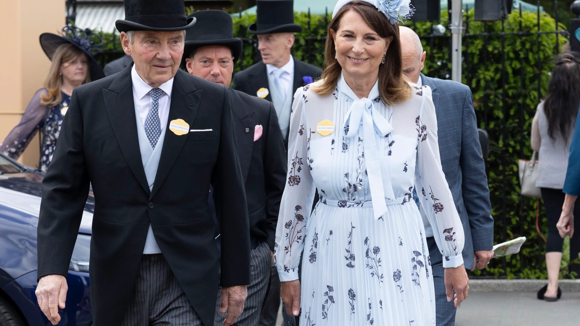 Princess Kates parents Carole and Michael make their first public appearance since daughter’s cancer diagnosis [Video]