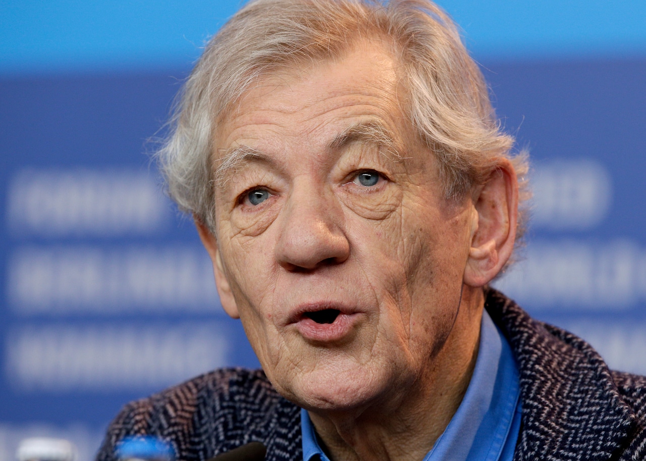 Actor Ian McKellen recovering after falling off stage during London play [Video]