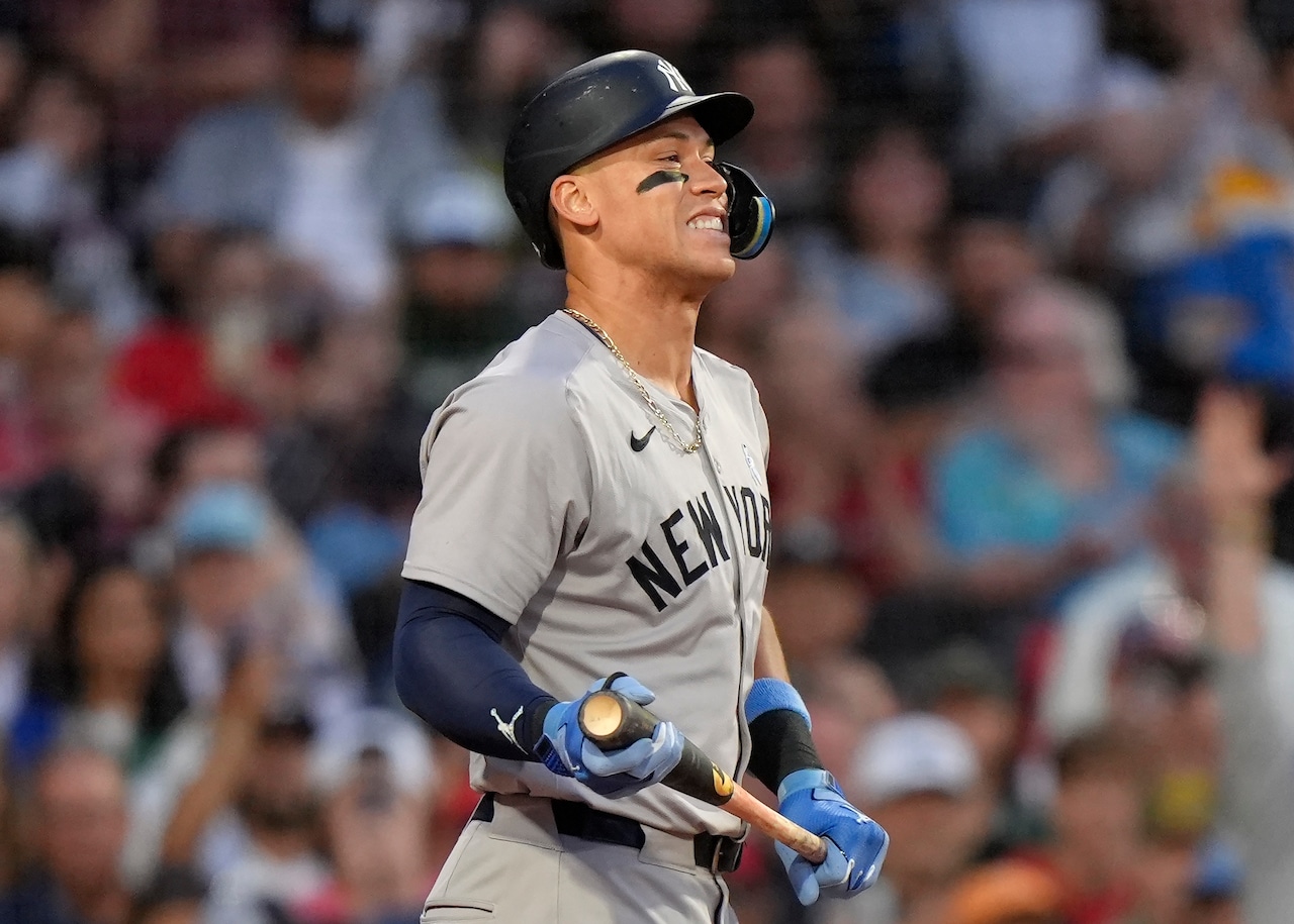 Latest on Yankees Aaron Judge, who is still hurting day after HBP [Video]