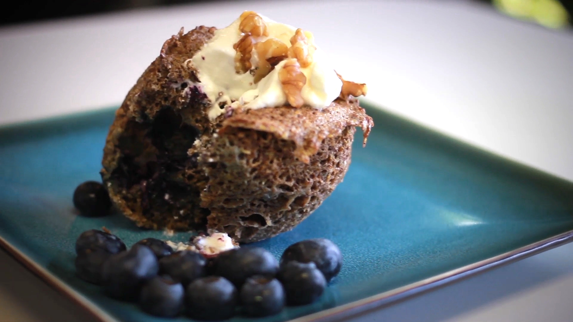 How to Make a Delicious and Healthy Muffin in a Minute [Video]