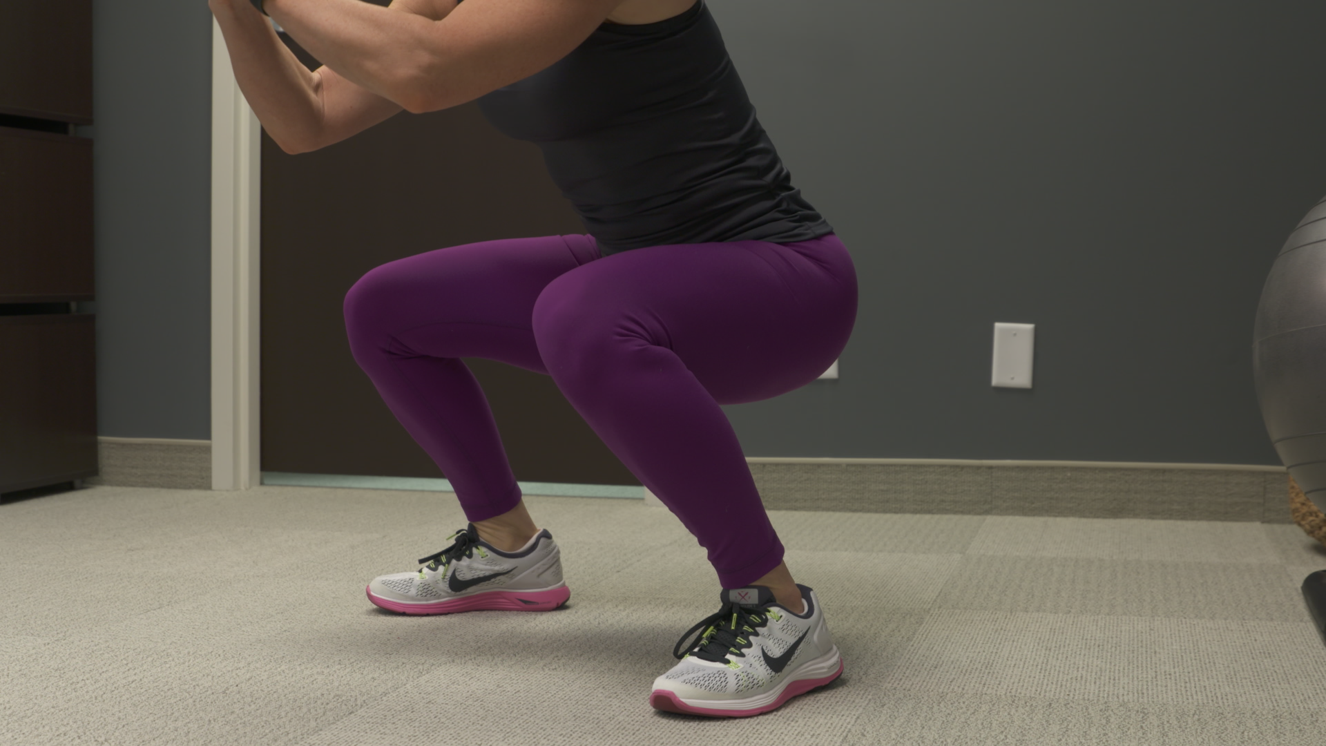 Squat Variations to Keep Your Muscles Working [Video]