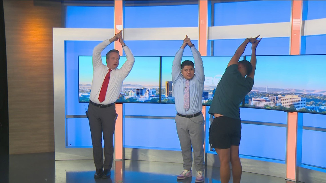 Wake Up Idaho’s Hector and Justin try out some yoga poses [Video]