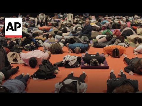 Thousands gather in Argentina to celebrate International Yoga Day [Video]