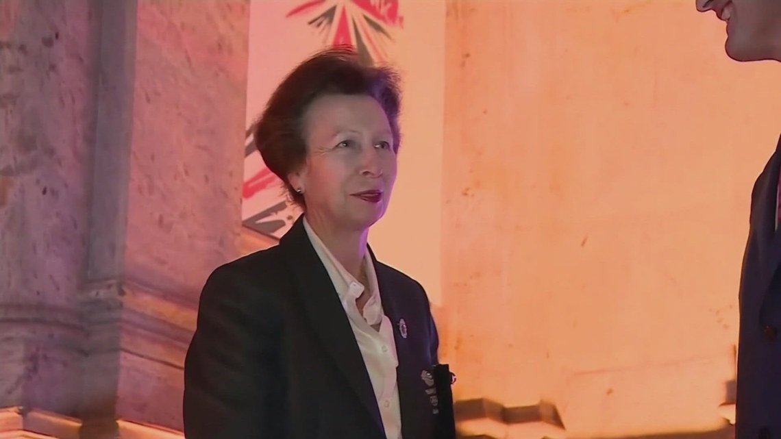 Buckingham Palace: Princess Anne injured in an incident [Video]