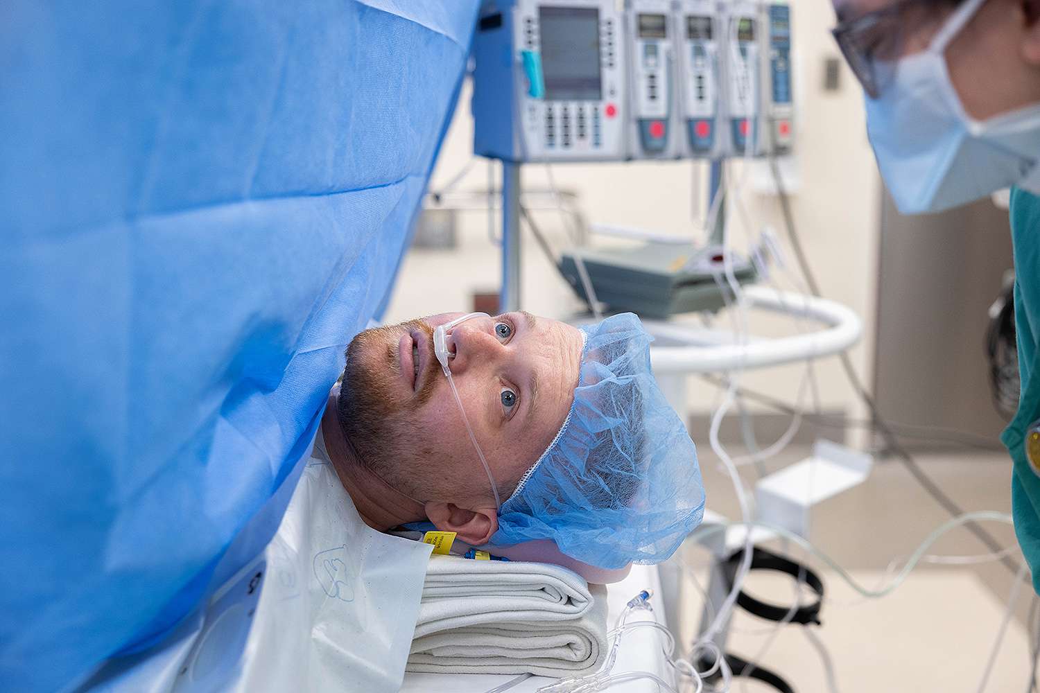 Chicago Man Undergoes Kidney Transplant While Awake [Video]