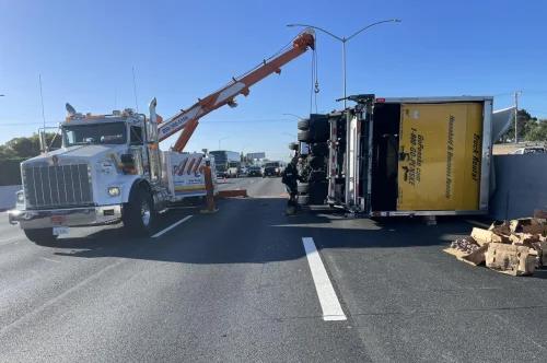 Truck spills 8 tons of avocados onto California highway [Video]