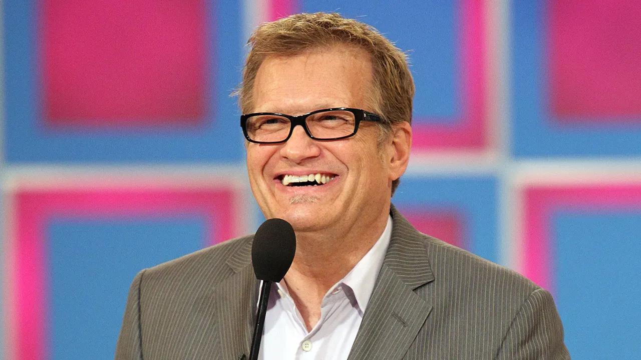‘Price is Right’ host Drew Carey says contestants are often drunk or high while on stage: ‘It’s not unusual’ [Video]