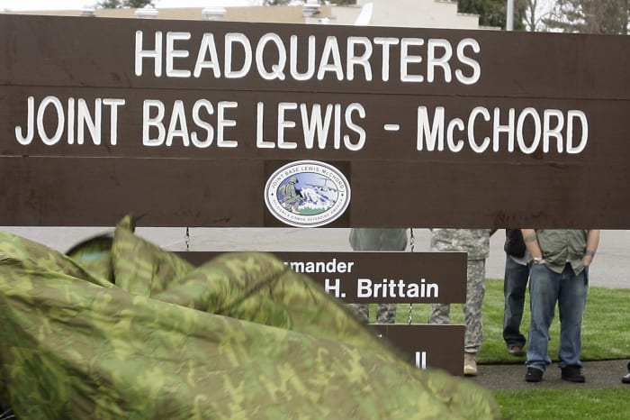 JBLM servicemen say the Army didn’t protect them from a doctor charged with abusive sexual contact [Video]