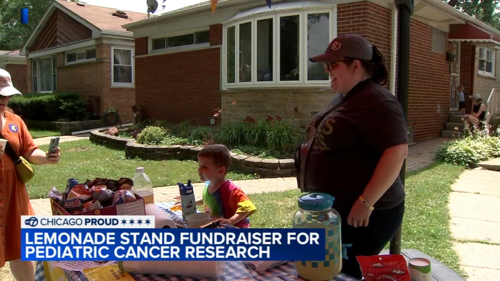 3-year-old Chicago boy, Louis Gottschalk, battling leukemia raises money for pediatric cancer research with lemonade stand [Video]
