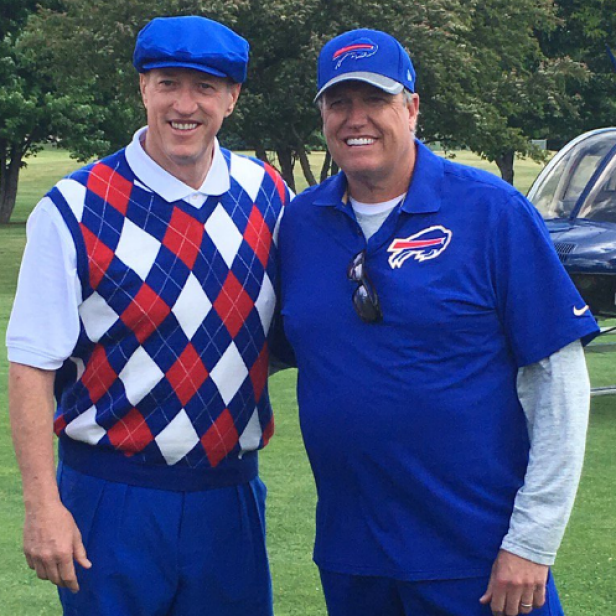 This Week in Questionable Golf Attire: Hall of Fame quarterback Jim Kelly | Golf News and Tour Information [Video]