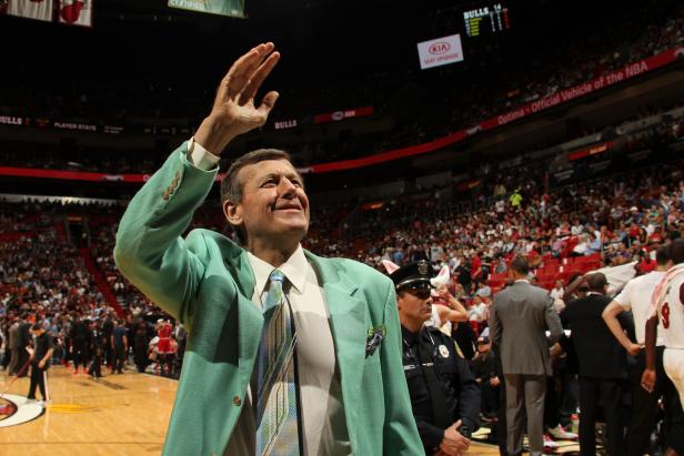 Here’s an amazing golf story about sports personality Craig Sager | Golf News and Tour Information [Video]