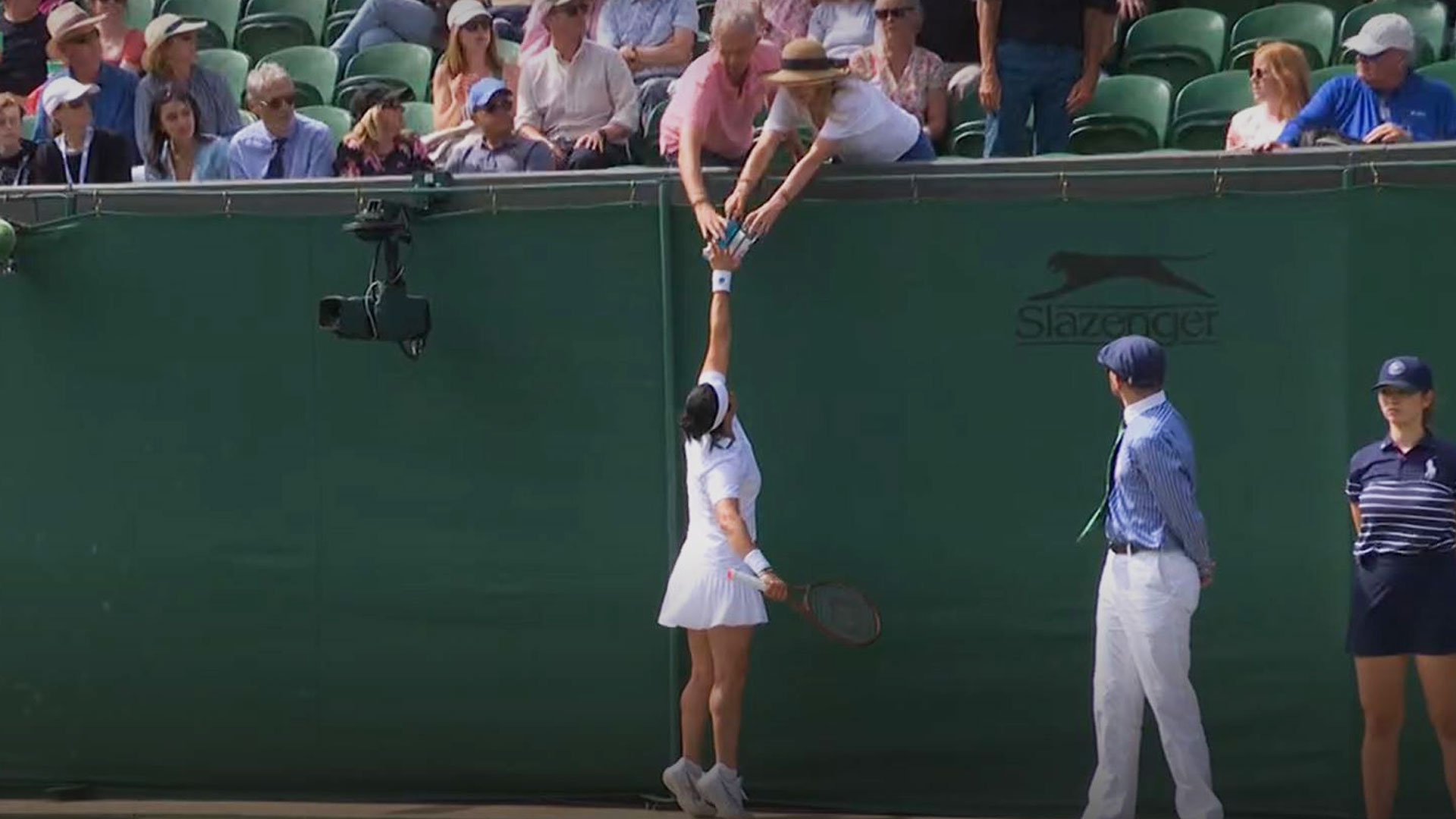 Wimbledon hit by medical emergency as Ons Jabeur throws water bottle into crowd to help ill fan [Video]